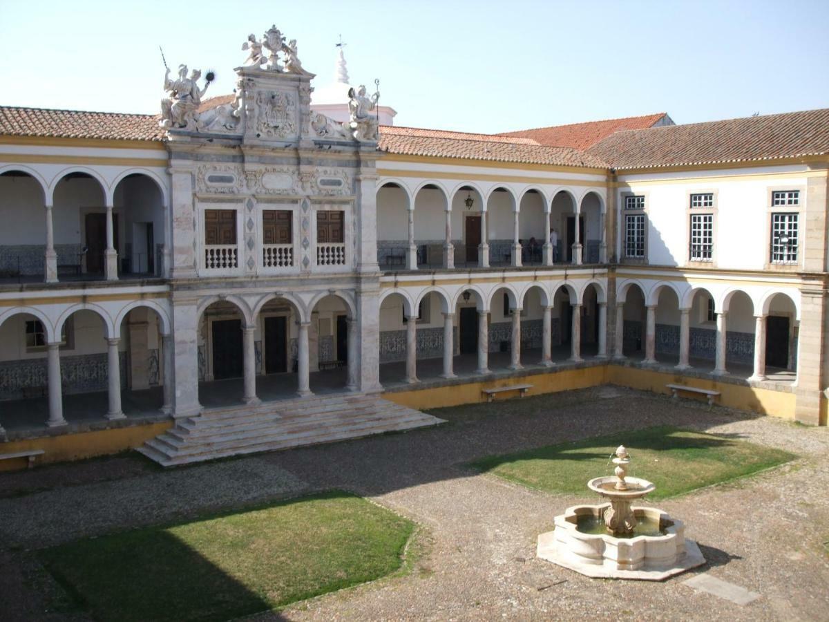 Apartamento Casa Becco dos Assucares, com free garagem - Centro Histórico Évora Exterior foto